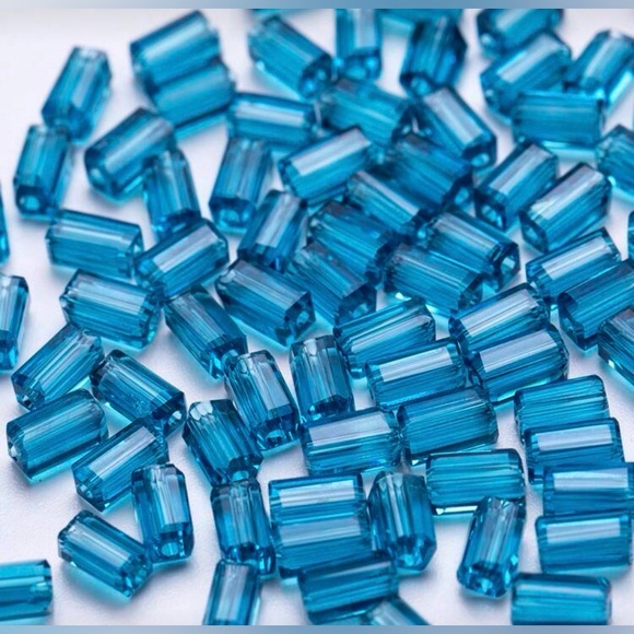 98, 2x4mm Vibrant Faceted Glass Rectangle Spacer Beads | Red | New - Picture 4 of 10